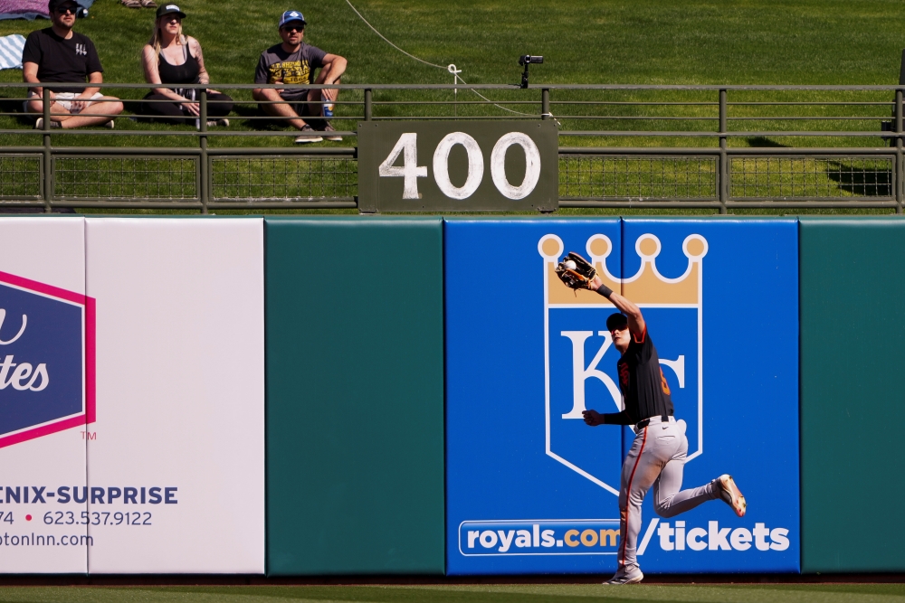 샌프란시스코 자이언츠 외야수 이정후가 25일 콜로라도 로키스를 상대로 올해 시범경기 첫 홈런포를 가동한 가운데, 일본 현지에서도 이정후의 행보를 주목하고 있다. AP 연합뉴스