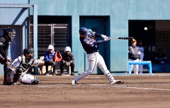 롯데 자이언츠가 26일 소프트뱅크 호크스와 구춘대회 맞대결에서 승리를 거뒀다. 롯데 자이언츠