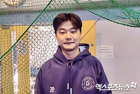 롯데 자이언츠 내야수 손호영이 지난 26일 일본 미야자키 아이비구장에서 열린 구춘대회 소프트뱅크전에 출전해 3안타 2타점 맹타를 휘둘러 팀 승리에 이바지했다. 미야자키, 김근한 기자