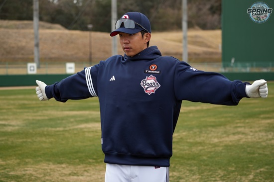 두산 베어스 외야수 김민석이 오는 3월 2일 친정 롯데 자이언츠와 첫 맞대결을 펼칠 예정이다. 두산 베어스