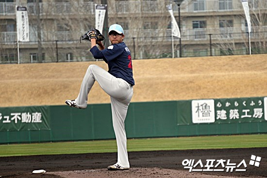 롯데 자이언츠 투수 박세웅이 28일 지바롯데와 교류전에 선발 등판해 3이닝 3피안타 3탈삼진 1볼넷 1실점을 기록했다. 미야자키, 김근한 기자