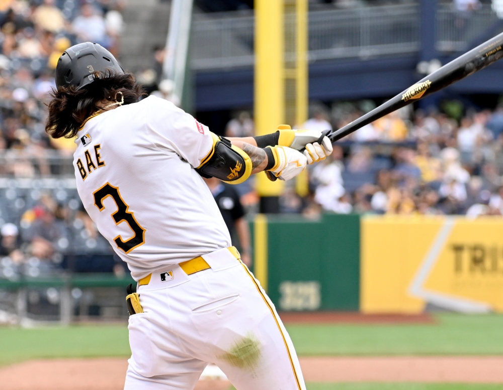 피츠버그 파이리츠 배지환이 미국 플로리다주 브레이든턴의 레콤 파크에서 열린 2025 미국프로야구 메이저리그 탬파베이 레이스와의 시범경기에 교체 출전해 1타수 1안타를 기록하면서 3경기 연속 안타 행진을 이어갔다. 이날 경기를 포함한 올해 배지환의 시범경기 성적은 5타수 3안타 타율 0.600 1득점이다. UPI 연합뉴스