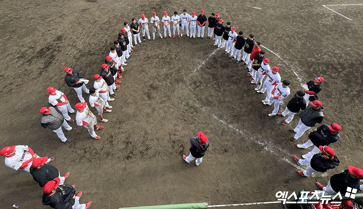 이범호 KIA 감독은 지난달 27일 킨 스타디움에서 열린 LG와 연습경기를 끝낸 뒤 선수단 미팅을 진행했다. 자유로운 분위기 속에서도 선수들이 경기장에서 해야 할 일을 강조했다. 엑스포츠뉴스 DB
