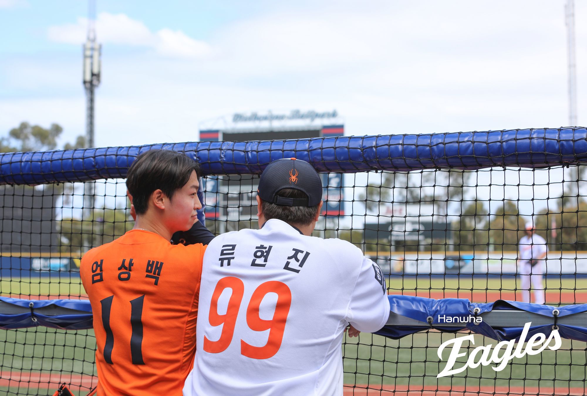 한화 이글스는 일본 오키나와에서 실전 위주의 2차 스프링캠프를 진행 중이다. 1일 일본 사회인 팀 오키나와 전력과의 경기를 치른 한화는 2일 SSG 랜더스와의 마지막 연습경기를 치른다. 한화 이글스