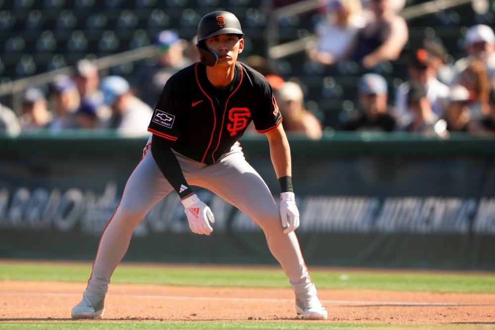 샌프란시스코 외야수 이정후가 미국 애리조나주 글렌데일 캐멀백 랜치에서 열린 2025 미국프로야구 메이저리그 LA 다저스와의 시범경기에 3번타자 겸 중견수로 선발 출전해 3타수 2안타 1타점을 기록했다. AP 연합뉴스