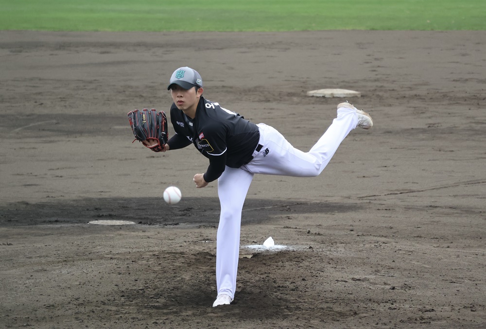 KT 투수 오원석은 2일 기노자구장에서 열린 LG전에서 선발 등판했다. 3이닝 무실점 빼어난 투구로 눈길을 끌었다. KT 위즈