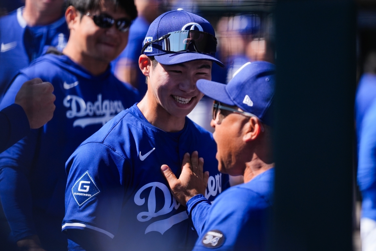 LA 다저스 내야수 김혜성이 미국 애리조나주 글렌데일 캐멀백 랜치에서 열린 2025 미국프로야구 메이저리그 샌프란시스코 자이언츠와의 시범경기에 8번타자 겸 유격수로 선발 출전해 2타수 1안타 1홈런 1타점 1볼넷 2득점을 기록했다. AP연합뉴스