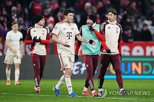 독일 축구 전문지 키커가 3일(한국시간) 분데스리가 이주의 팀에 김민재를 선정했다. 김민재는 팀 동료 마이클 올리세와 함께 이름을 올렸다. 연합뉴스