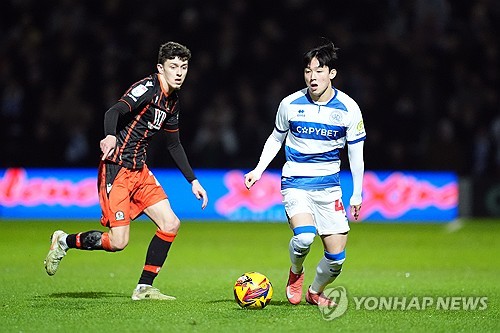 QPR이 지난 2일(한국시간) 영국 런던에 있는 로프터스 로드에서 열린 셰필드 유나이티드와의 2024-2025시즌 챔피언십 35라운드 홈 경기서 1-2로 졌다. 연합뉴스