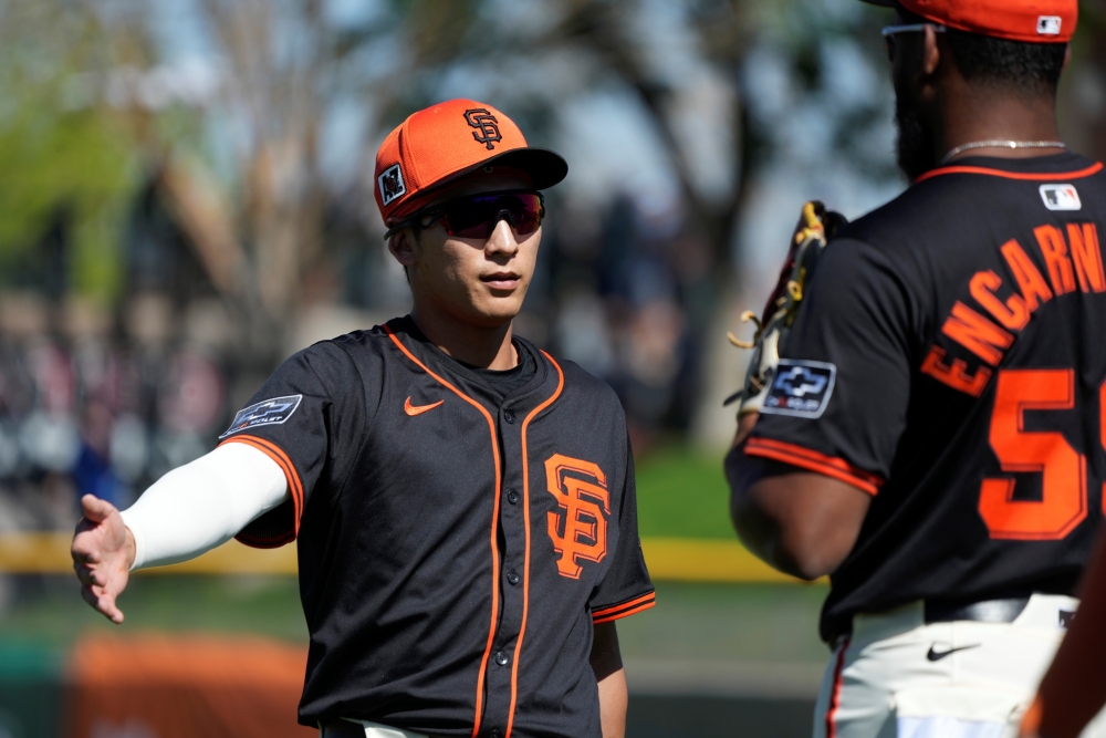 샌프란시스코 자이언츠 외야수 이정후가 5일 미국 애리조나주 피오리아 스타디움에서 열린 2025 미국프로야구 메이저리그 샌디에이고 파드리스와의 시범경기에 3번타자 겸 중견수로 선발 출전해 2타수 1안타를 기록했다. 이정후의 시범경기 타율은 0.400에서 0.412로 상승했다. AP 연합뉴스