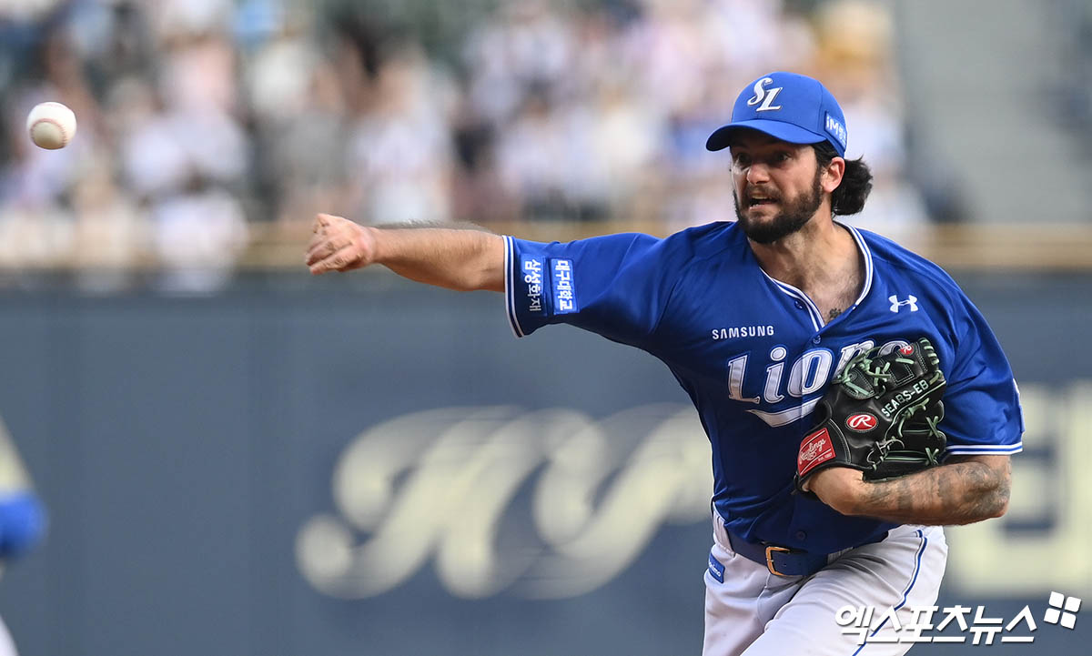 30일 오후 서울 송파구 잠실야구장에서 열린 '2024 신한 SOL BanK KBO리그' 삼성 라이온즈와 LG 트윈스의 경기, 1회말 삼성 선발투수 코너가 역투하고 있다. 엑스포츠뉴스 DB