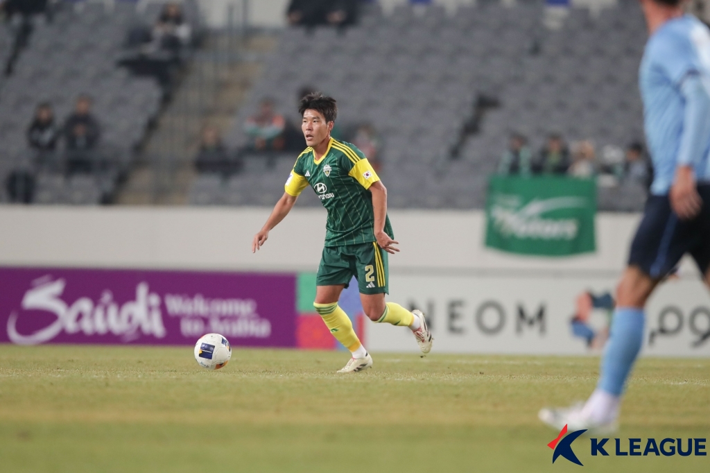 전북이 6일 용인미르스타디움에서 열린 시드니FC(호주)와의 2024-2025시즌 아시아축구연맹(AFC) 챔피언스리그2(ACLT) 8강 1차전에서 0-2 완패했다. 한국프로축구연맹