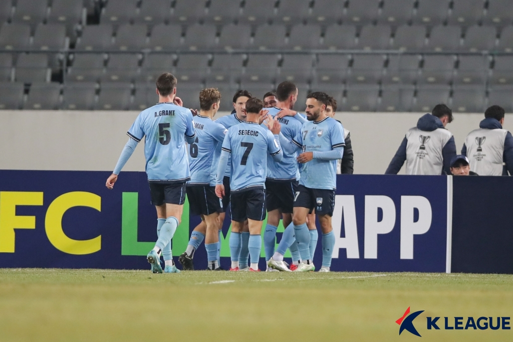 전북이 6일 용인미르스타디움에서 열린 시드니FC(호주)와의 2024-2025시즌 아시아축구연맹(AFC) 챔피언스리그2(ACLT) 8강 1차전에서 0-2 완패했다. 한국프로축구연맹