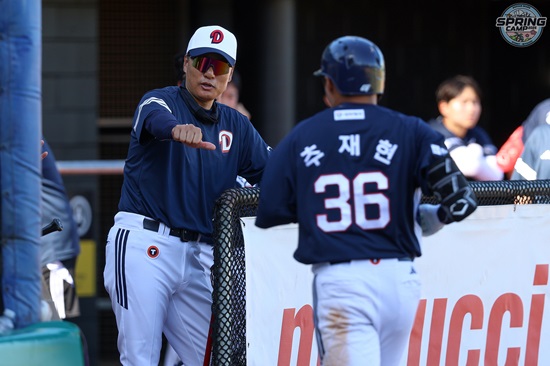 두산 베어스 외야수 추재현이 흉골 타박상 판정을 받아 재활조로 이동한다. 두산 베어스