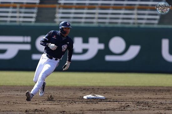 두산 베어스 외야수 추재현이 흉골 타박상 판정을 받아 재활조로 이동한다. 두산 베어스