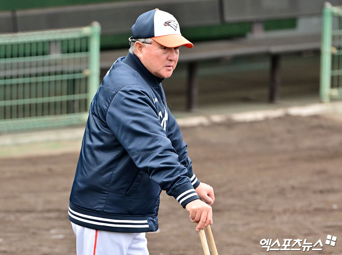 한화 이글스 투수 문동주가 4월 중순 전 1군 선발 로테이션으로 돌아올 전망이다. 그 사이 베테랑 우완 이상규가 빈자리를 채우고자 한다. 엑스포츠뉴스 DB