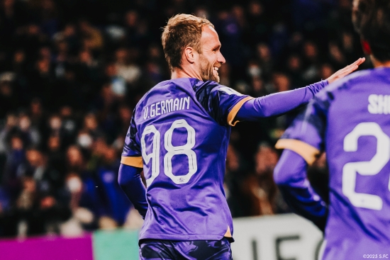 일본 J리그 산프레체 히로시마가 아시아축구연맹(AFC)으로부터 징꼐를 받았다. 이적 이틀 만에 유럽 출신 선수를 출전시키려다가 화를 입었다. AFC가 지난 8일(한국시간) 히로시마와 라이언 시티 세일러스(싱가포르)의 2024-2025시즌 AFC 챔피언스리그 2(ACLT) 8강 1차전 경기를 부정 선수 출전으로 인해 히로시마의 몰수패로 선언했다. 히로시마