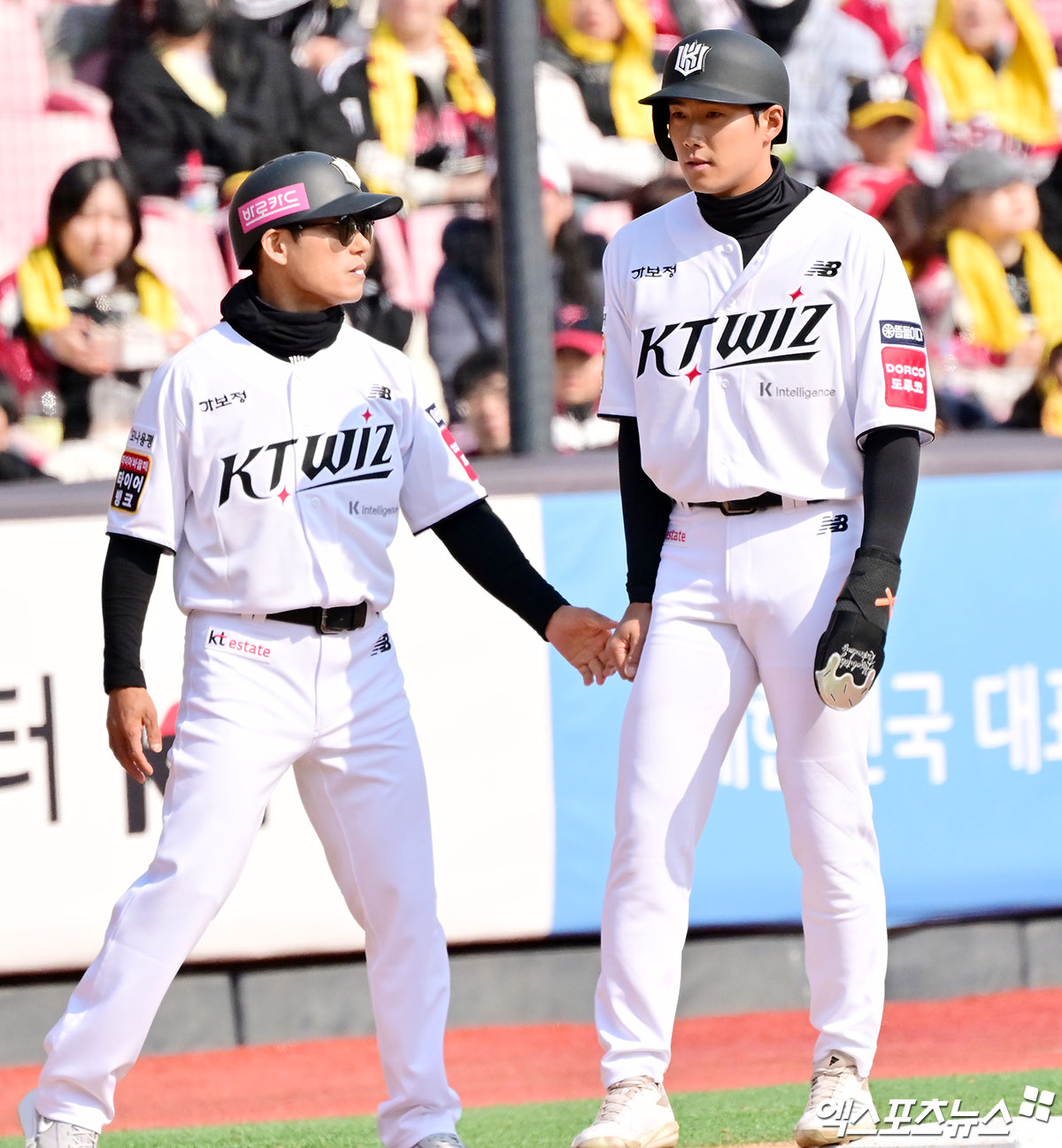 KT 위즈 외야수 장진혁이 9일 수원 LG전에서 멀티히트 3타점 맹타를 휘두르면서 팀 승리를 이끌었다. 엑스포츠뉴스 DB