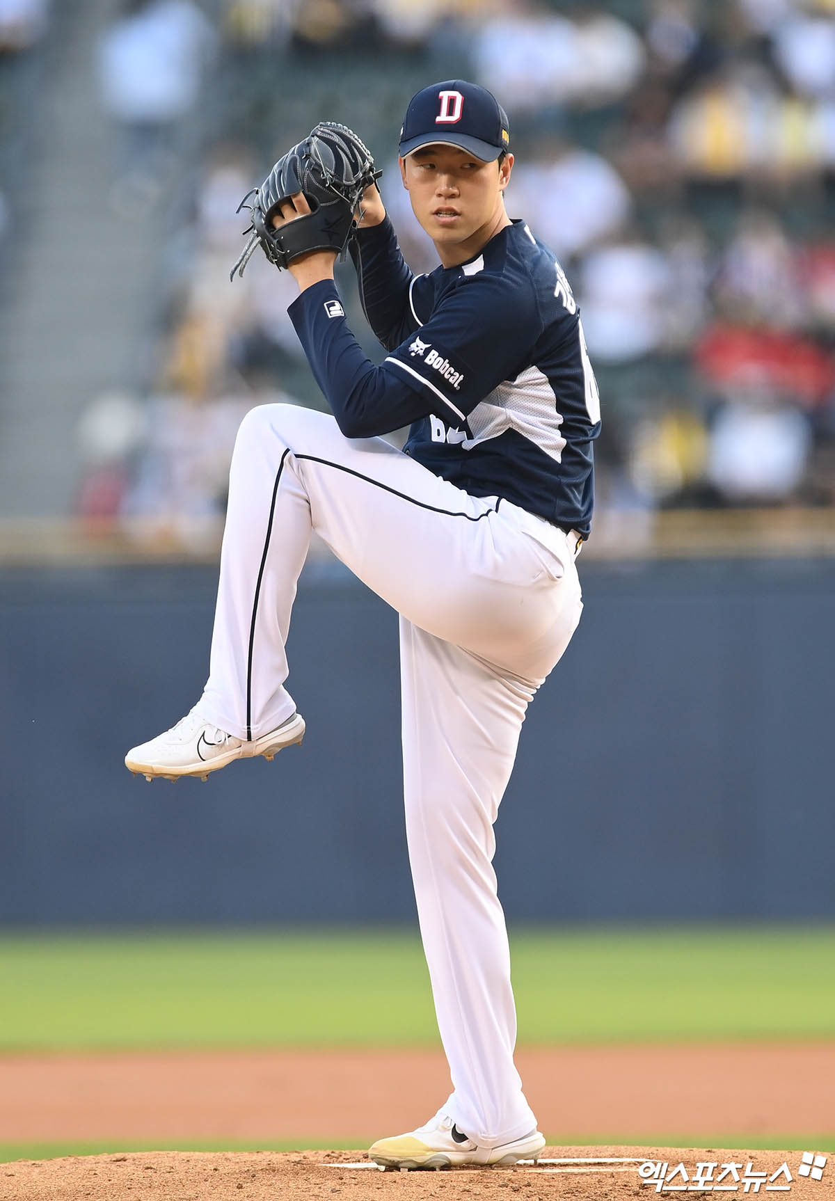 두산 베어스 투수 김유성이 지난해 정규시즌 경기에 등판해 투구하고 있다. 엑스포츠뉴스 DB