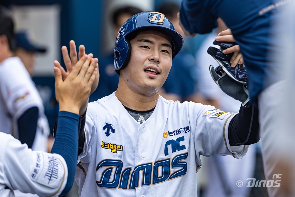 NC 다이노스 외야수 박시원이 10일 창원NC파크에서 열린 2025 신한 SOL Bank KBO 시범경기 3차전에서 KIA 타이거즈를 상대로 3안타의 맹타를 휘둘렀다. 사진 NC 다이노스