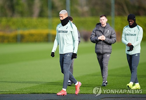 토트넘 팬 매체 '토트넘 홋스퍼 뉴스'는 10일(한국시간) 토트넘이 전력 외 자원으로 추락한 공격수 히샬리송을 이적료의 10분의 1 가격으로 매각하려 한다고 보도했다. 연합뉴스