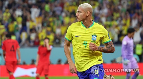 토트넘 팬 매체 '토트넘 홋스퍼 뉴스'는 10일(한국시간) 토트넘이 전력 외 자원으로 추락한 공격수 히샬리송을 이적료의 10분의 1 가격으로 매각하려 한다고 보도했다. 연합뉴스