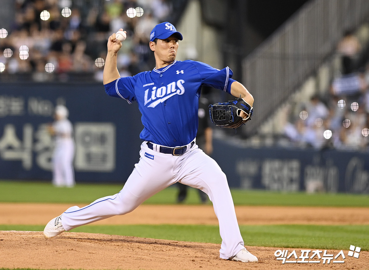 삼성 라이온즈 김재윤이 지난해 정규시즌 경기에 등판해 역투하고 있다. 엑스포츠뉴스 DB