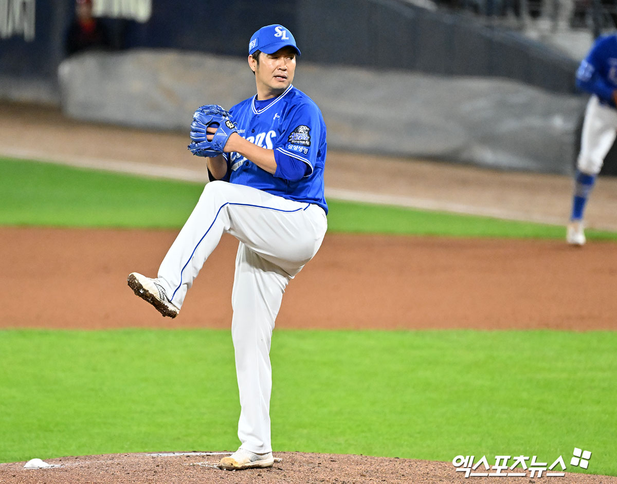 23일 오후 광주기아챔피언스필드에서 열린 '2024 신한 SOL Bank KBO 한국시리즈' 삼성 라이온즈와 KIA 타이거즈의 2차전 경기, 5회말 삼성 송은범이 공을 힘차게 던지고 있다. 엑스포츠뉴스 DB