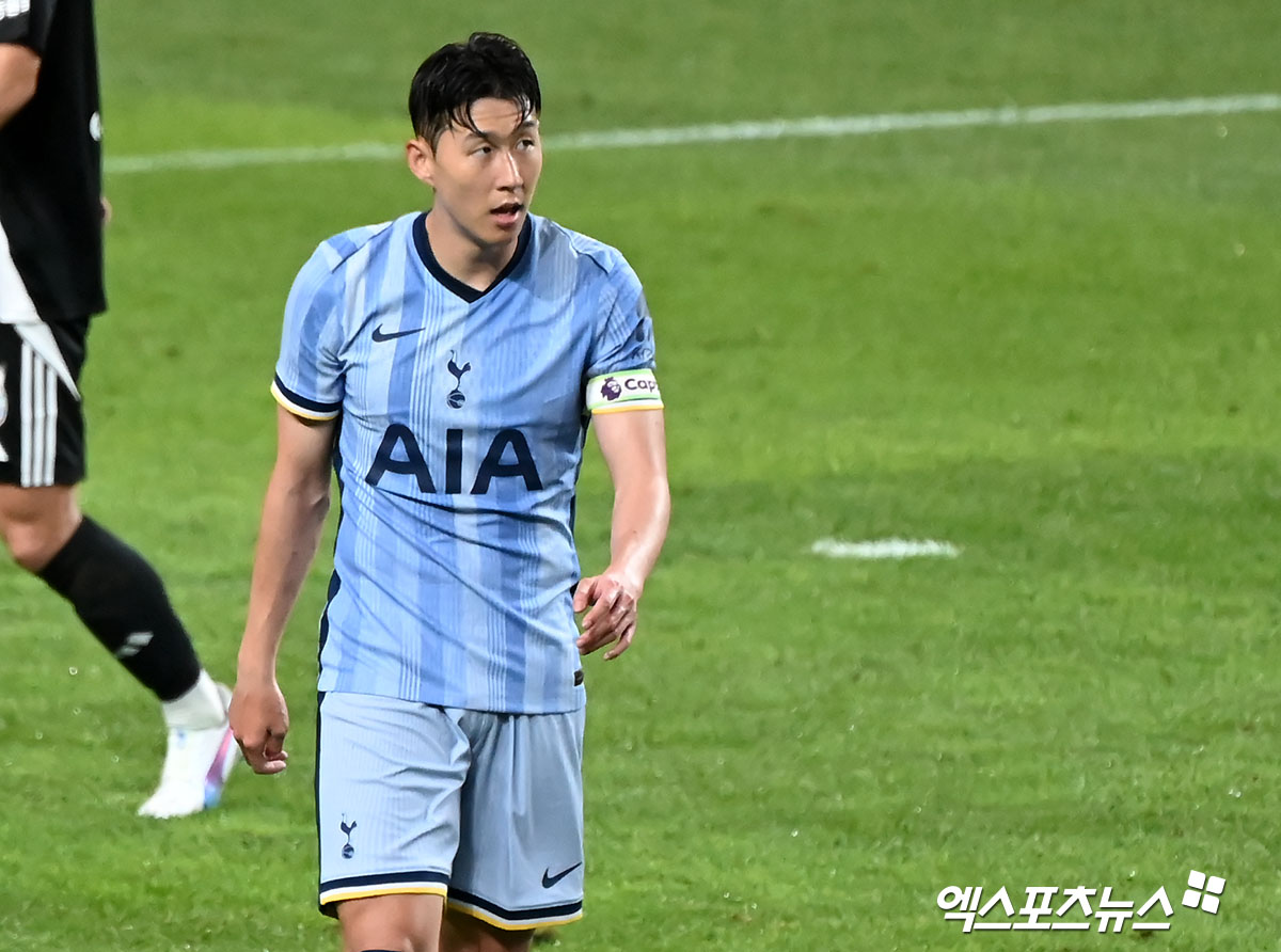 손흥민이 14일 영국 런던 토트넘 홋스퍼 경기장에서 열린 2024-2025 유럽축구연맹(UEFA) 유로파리그 16강 2차전 홈 경기 AZ 알크마르와의 승부에서 90분 풀타임을 뛰며 1도움을 기록하는 등 3골에 모두 관여하고 소속팀 토트넘 홋스퍼의 3-1 승리를 이끌었다. 토트넘은 1~2차전 합계 3-1로 이겼다. 이날 경기 직후 유럽 통계매체는 손흥민에 대해 높은 평점을 매겼다. 풋볼 런던과 이브닝 스탠더드는 나란히 평점 9점을 줬다. 엑스포츠뉴스DB