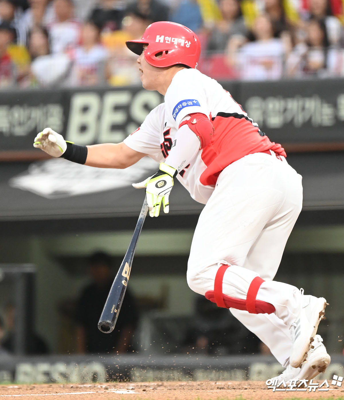 19일 오후 광주기아챔피언스필드에서 열린 '2024 신한 SOL Bank KBO리그' LG 트윈스와 KIA 타이거즈의 경기, 3회말 무사 2,3루 KIA 이우성이 타격을 하고 있다. 결과는 2루수 땅볼 아웃. 엑스포츠뉴스 DB