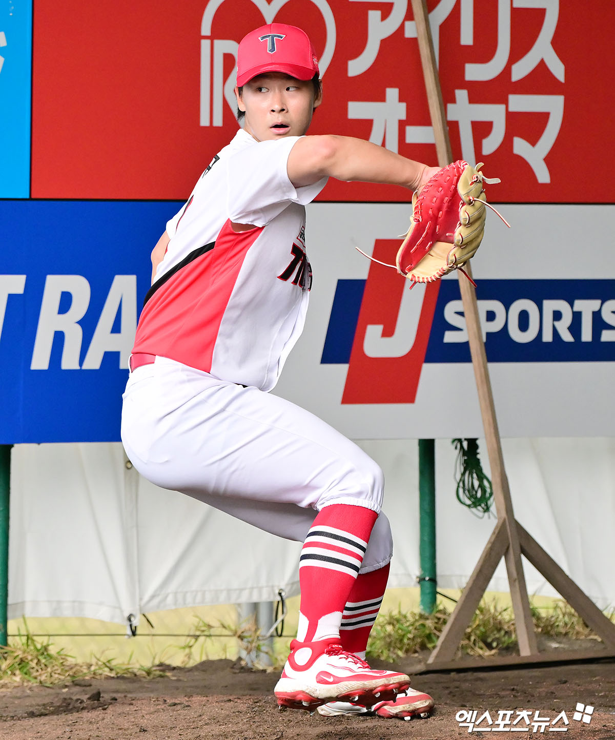 27일 오후 일본 오키나와 킨 구장에서 열리는 LG 트윈스와 KIA 타이거즈의 연습경기, KIA 곽도규가 불펜 피칭을 하고 있다. 엑스포츠뉴스 DB