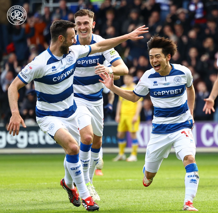 퀸즈파크레인저스(QPR)는 15일(한국시간) 영국 런던에 위치한 로프터스 로드에서 열린 리즈 유나이티드와의 2024-25시즌 잉글랜드 챔피언십(2부) 38라운드 홈경기에서 2-2 무승부를 거뒀다. 이날 양민혁을 벤치 명단에 넣은 QPR은 전반전 시작 후 30분 만에 2골을 터트리며 앞서가기 시작했지만 이후 2골을 연달아 허용하면서 무승부로 경기를 마쳤다. 동점이 됐음에도 양민혁은 끝내 그라운드를 밟지 못하면서 9경기 연속 출전이 불발됐다. QPR SNS