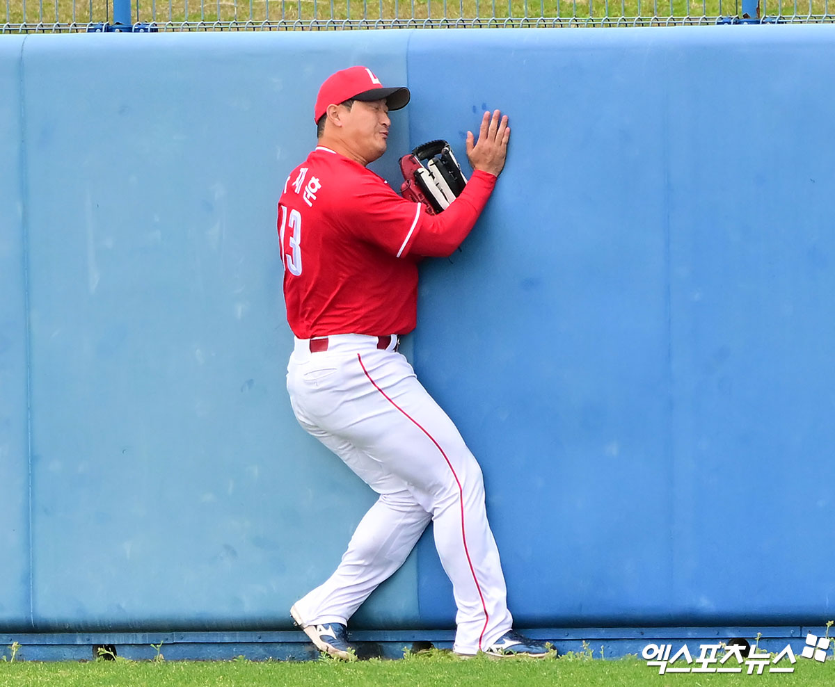 SSG 랜더스 외야수 하재훈이 늑골 부상에서 복귀해 16일 시범경기 LG전에 선발 출전한다. 엑스포츠뉴스 DB