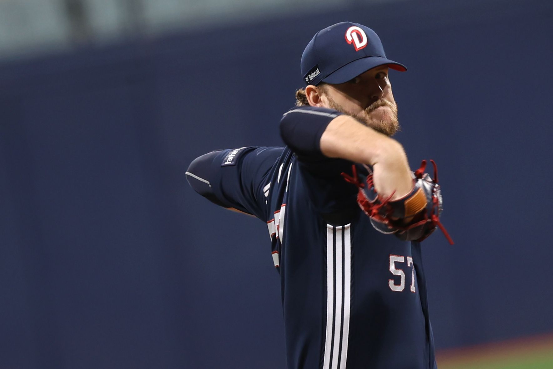 16일 서울 고척스카이돔에서 열린 2025 KBO리그 두산 베어스와 키움 히어로즈의 경기, 선발 콜어빈은 4이닝 무실점을 기록했다. 두산 베어스