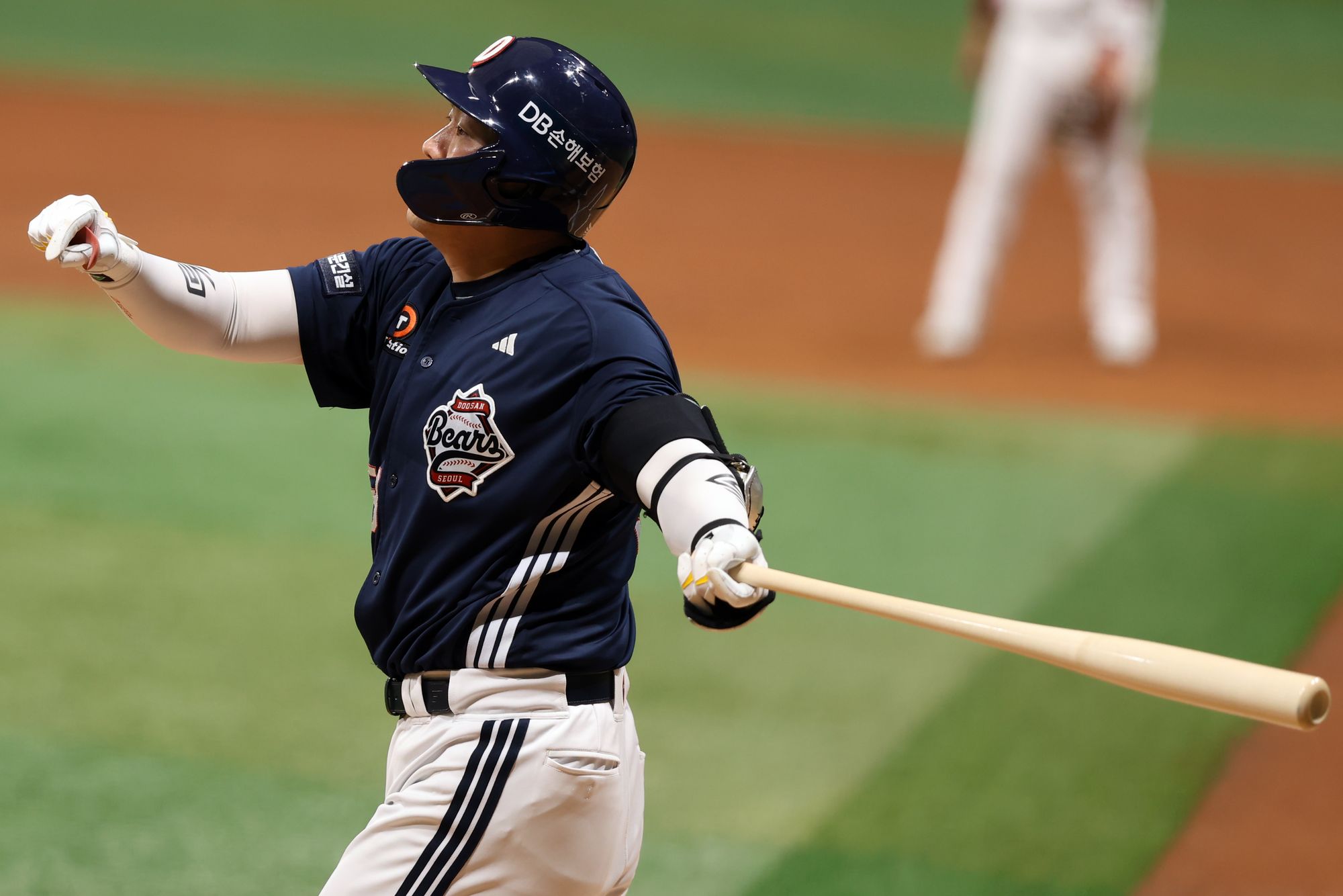 16일 서울 고척스카이돔에서 열린 2025 KBO리그 두산 베어스와 키움 히어로즈의 경기, 두산 양석환은 3안타로 쾌조의 타격감을 보였다. 두산 베어스