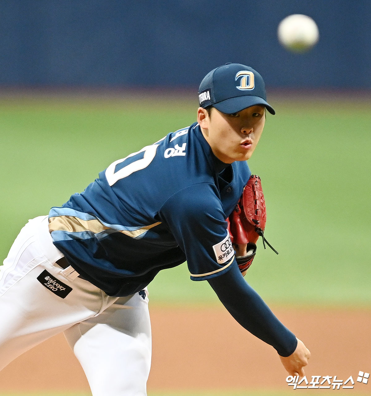 NC 투수 김태경은 17일 잠실구장에서 열릴 '2025 신한 SOL Bank KBO 시범경기' LG전에서 선발 등판한다. 비시즌 성장세를 보여 많은 기대를 받고 있다. 엑스포츠뉴스 DB