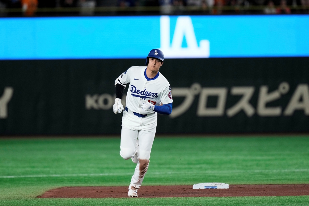 메이저리그 공식 홈페이지 MLB.com이 17일 스프링캠프 기간 100명 이상의 현역 선수를 대상으로 진행한 설문 결과를 공개했다. 현역 최고의 선수로 꼽힌 선수는 LA 다저스 오타니 쇼헤이였다. AP 연합뉴스