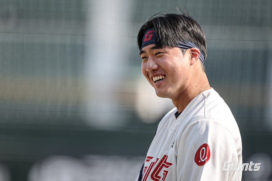 롯데 자이언츠 포수 유망주 손성빈이 오는 22일 페넌트레이스 개막 후 당분간 퓨처스리그에서 훈련, 실전 게임 투입 등을 통해 컨디션을 끌어올리는 과정을 거칠 것으로 보인다. 사진 롯데 자이언츠