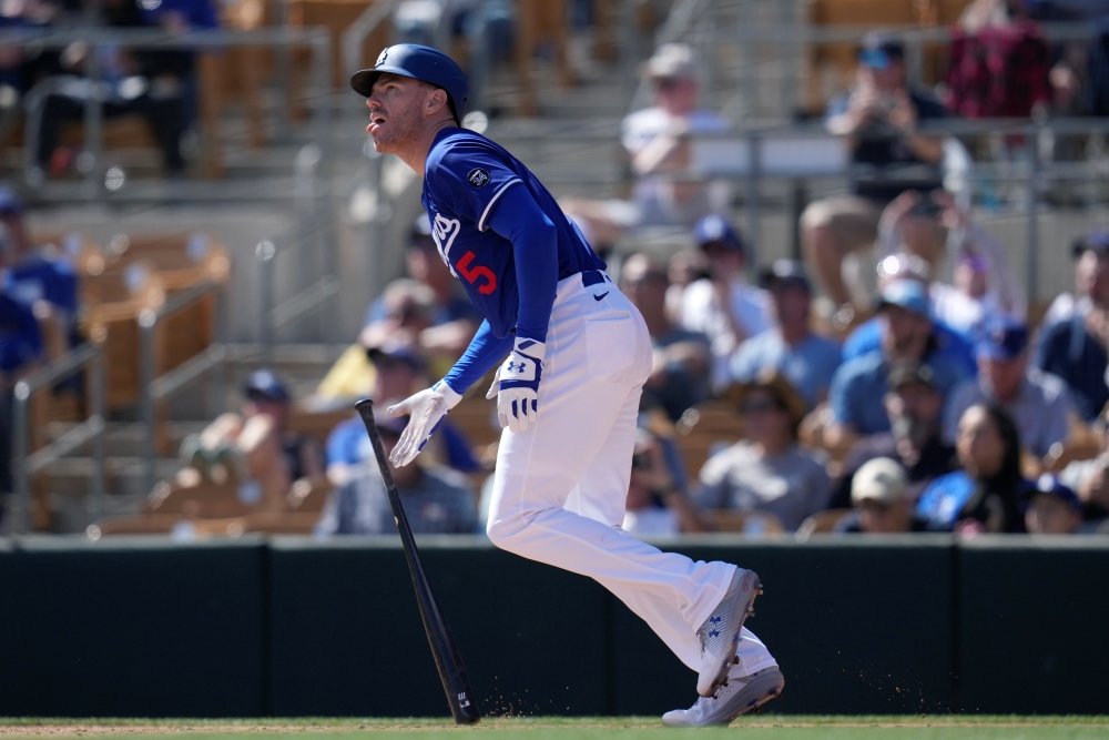 LA 다저스 내야수 프레디 프리먼이 18일 일본 도쿄돔에서 열린 2025 미국프로야구 메이저리그 시카고 컵스와의 정규시즌 개막 2연전 도쿄시리즈 1차전에 선발 출전할 계획이었으나 갑작스럽게 라인업에서 제외됐다. 사유는 왼쪽 갈비뼈 불편함이었다. AP 연합뉴스