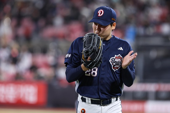 두산 베어스가 26일 수원 KT전에서 3대 2로 승리하면서 개막 3연패에서 탈출했다. 두산 베어스