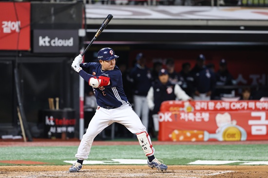두산 베어스가 26일 수원 KT전에서 3대 2로 승리하면서 개막 3연패에서 탈출했다. 두산 베어스