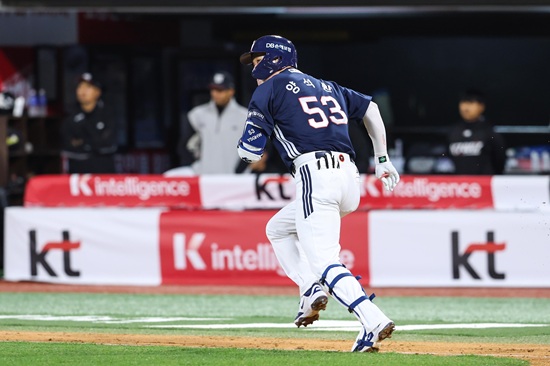 두산 베어스가 26일 수원 KT전에서 3대 2로 승리하면서 개막 3연패에서 탈출했다. 두산 베어스