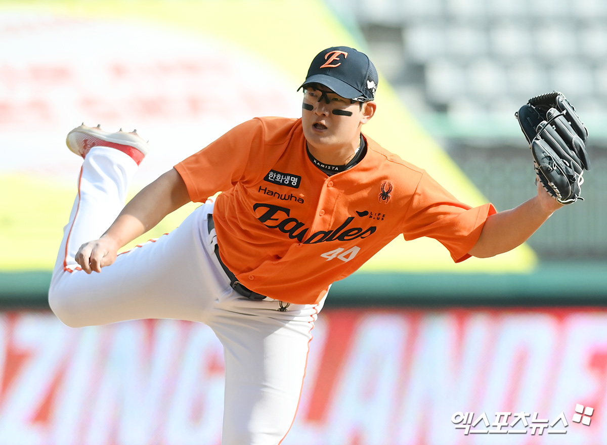한화 투수 김서현(사진)은 27일 잠실구장에서 열릴 '2025 신한 SOL Bank KBO 리그' LG와 정규시즌 3차전부터 마무리 투수를 맡는다. 부진 끝에 퓨처스리그로 향한 주현상의 빈자리를 채운다. 엑스포츠뉴스 DB