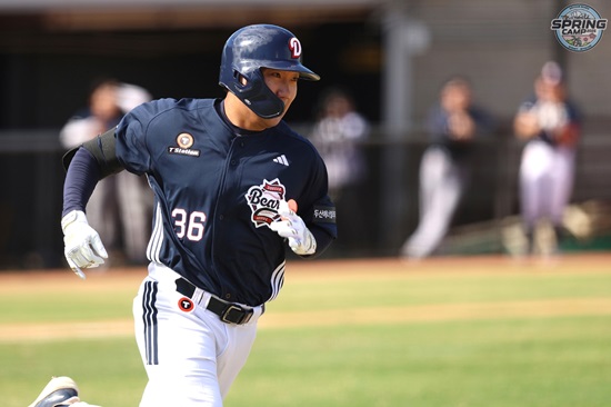 두산 베어스 외야수 추재현이 퓨처스리그 경기에서 홈런을 쏘아 올리면서 1군 콜업을 위한 무력시위를 벌이고 있다. 두산 베어스