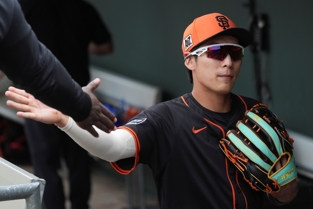 샌프란시스코 자이언츠 외야수 이정후가 미국 오하이오주 신시내티에 위치한 그레이트 아메리칸 볼파크에서 열린 2025 미국프로야구 메이저리그 신시내티 레즈와의 원정경기에 3번타자 겸 중견수로 선발 출전해 2타수 무안타 2볼넷 2득점으로 팀의 6-4 승리에 기여했다. AP 연합뉴스