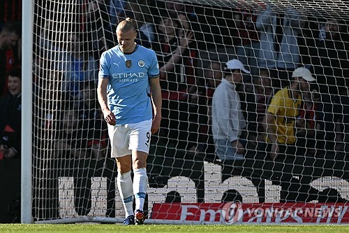 펩 과르디올라 감독이 이끄는 맨시티가 31일(한국시간) 영국 본머스에 있는 바이탈리티 스타디움에서 열린 본머스와의 2024-2025시즌 FA컵 8강전에서 2-1로 승리했다. 연합뉴스