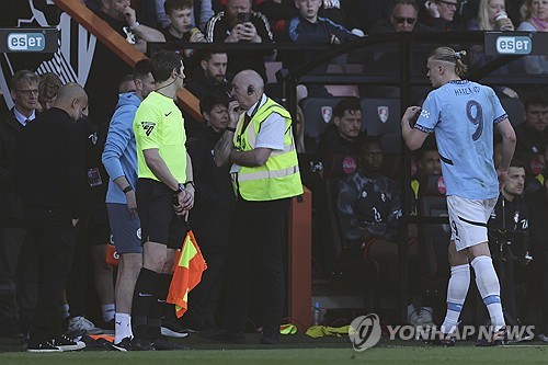 펩 과르디올라 감독이 이끄는 맨시티가 31일(한국시간) 영국 본머스에 있는 바이탈리티 스타디움에서 열린 본머스와의 2024-2025시즌 FA컵 8강전에서 2-1로 승리했다. 연합뉴스