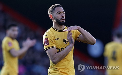 긴 시간 잔류할지, 거액을 주고 판매가 될지 판가름이 난다. 이를 두고 손흥민은 이제 끝났다는 충격적인 주장이 제기됐다. 토트넘 팬매체 '토트넘 홋스퍼 뉴스'가 31일(한국시간) 토트넘이 다가오는 여름 이적시장에 손흥민과 결별할 것이라며 토트넘에서의 손흥민은 끝났다고 주장했다.연합뉴스