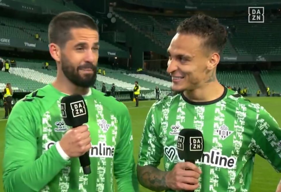 베테랑 미드필더 이스코가 31일(한국시간) 스페인 발렌시아의 베니토 비야마린 경기장에서 열린 레알 베티스와 세비야의 2024-2025시즌 라리가 29라운드 '안달루시아 더비' 홈 경기 후 인터뷰에서 안토니 영입을 위해 모금이라고 해야 한다고 말했다. 다즌