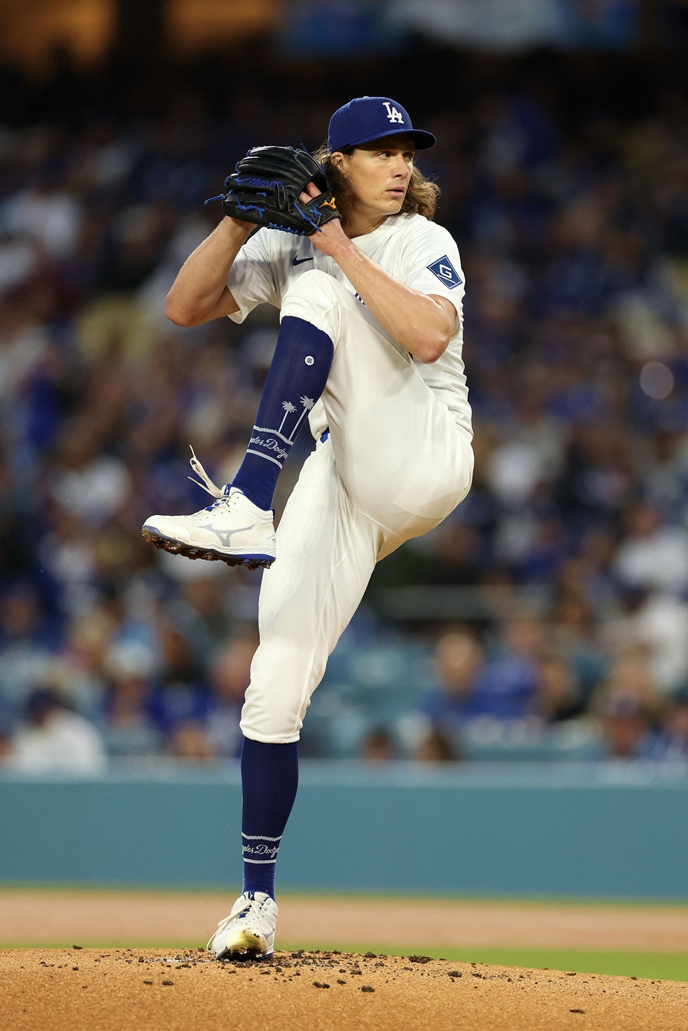 LA 다저스 타일러 글래스노우가 1일 애틀랜타 브레이브스와의 홈경기에 선발 등판해 투구하고 있다. AFP 연합뉴스